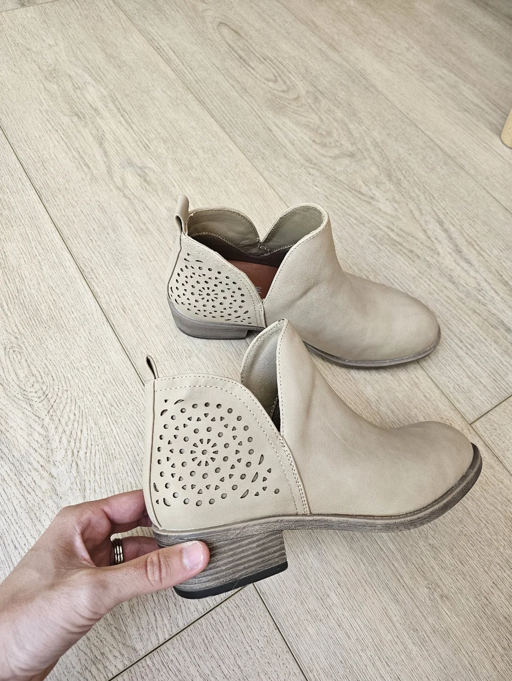 Vepose Perforated Light Tan Chunky Cutout Ankle Slip On Booties